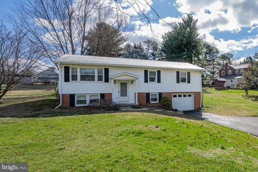 3011 GLENVUE DRIVE - Photo 1