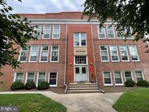 107 N SCHOOL STREET 3B - Photo 1