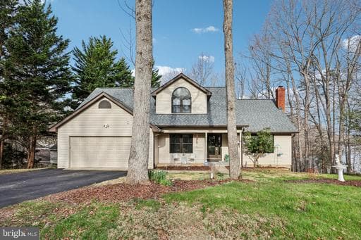 12504 HAWKINS LANE - Photo 1