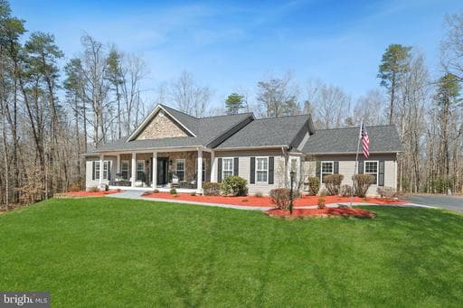 262 LONGWOOD DRIVE - Photo 1