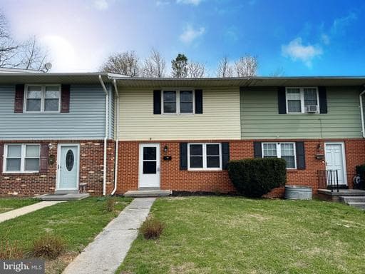 234 CAMERON STREET - Photo 1