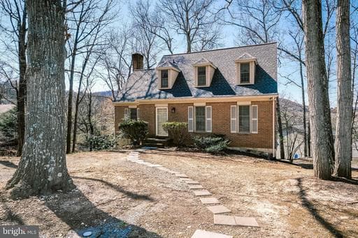 107 RICHMOND ROAD - Photo 1