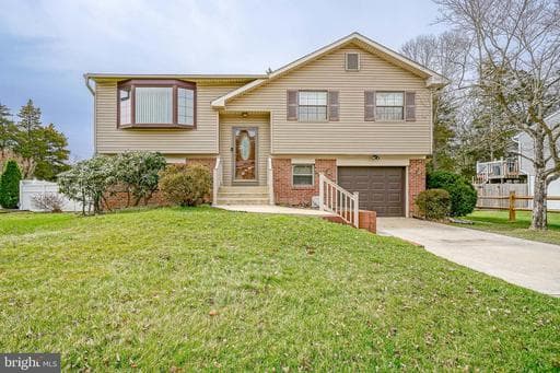 11 FRANKLIN AVENUE - Photo 1