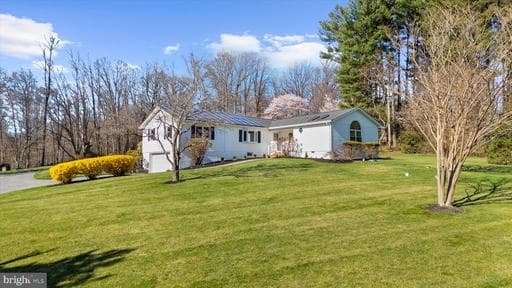 4402 Meadowcliff Rd, Glen Arm, MD 21057-9536, United States - Photo 1
