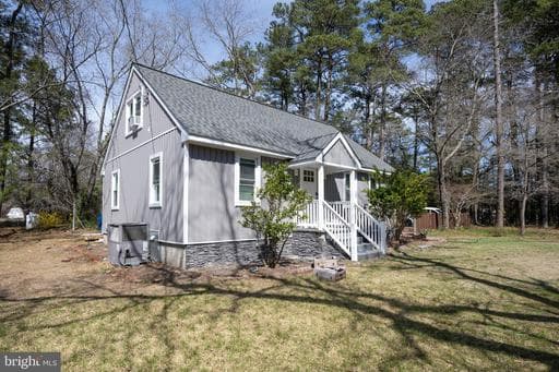 27504 RIVERSIDE DRIVE - Photo 1
