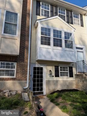 4240 APPLEGATE LANE 5 - Photo 1