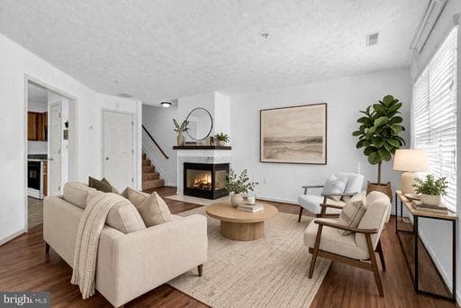 40 IRONSTONE COURT J