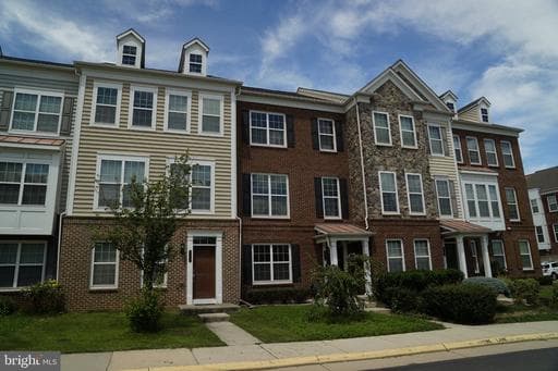 43610 McKay Ter, Chantilly, VA 20152-5799, United States - Photo 1