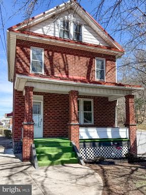465 WARREN STREET - Photo 1