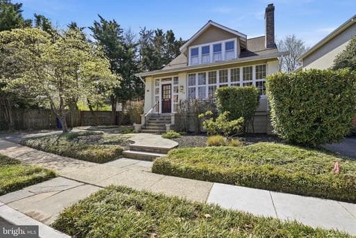 1526 N EDGEWOOD STREET - Photo 1