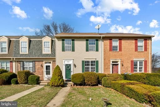 446 LOGAN DRIVE - Photo 1