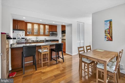 4515 WILLARD AVENUE 702S - Photo 1