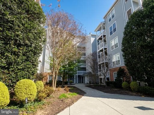 3176 SUMMIT SQUARE DRIVE 4-E4 - Photo 1