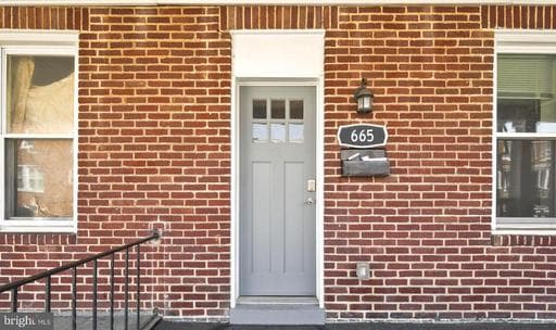 665 DUMBARTON AVENUE - Photo 1
