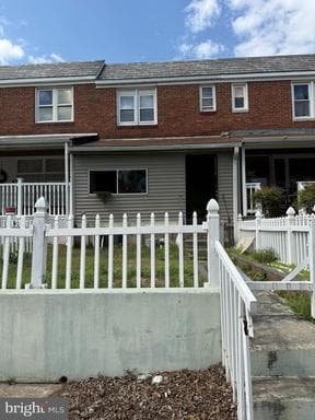 1006 IRIS AVENUE - Photo 1