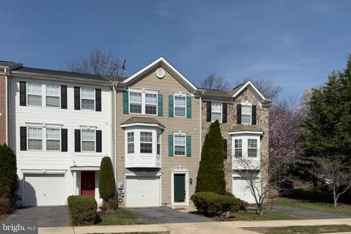 752 MONET DRIVE - Photo 1