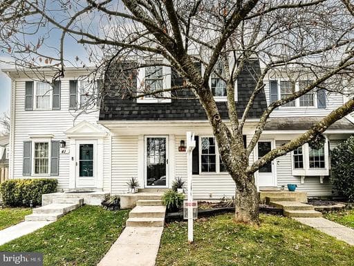 43 Bickel Ct, Sterling, VA 20165-5727, United States - Photo 1