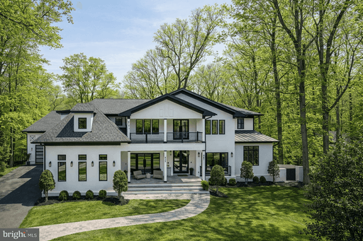 825 WHANN AVENUE - Photo 1