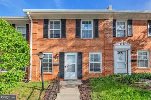 222 N AUBURN DRIVE - Photo 1