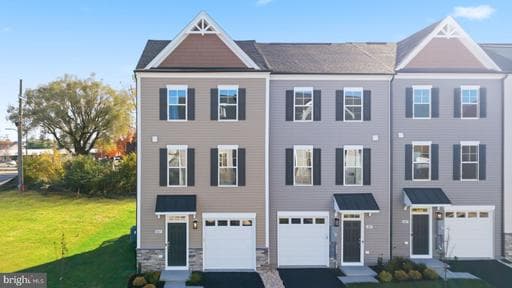 201 MONTEITH DRIVE - Photo 1