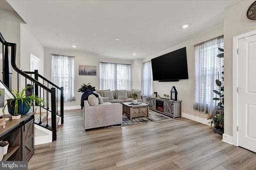 1819 BETTERTON RD - Photo 1