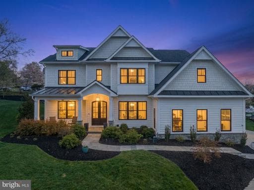 1118 Westbriar Ct NE, Vienna, VA 22180-3665, United States - Photo 1