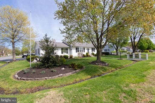 19 HOLLY TERRACE - Photo 1