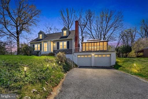 9409 FLAGSTONE DRIVE - Photo 1