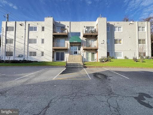 2215 HUNTER PLACE 101 - Photo 1