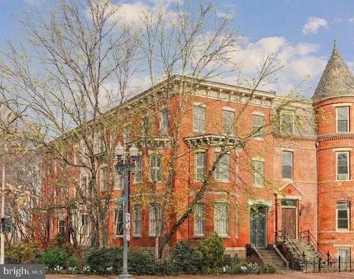 17 LOGAN CIRCLE