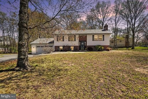 107 WHITE PINE CIRCLE - Photo 1