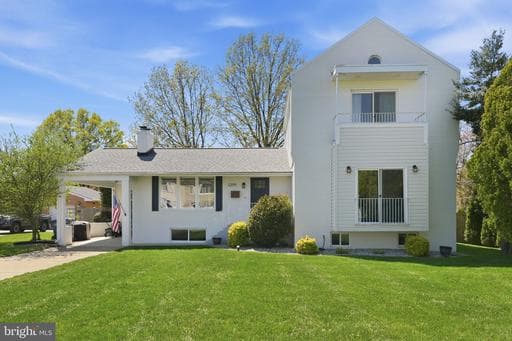 2209 ROLLINS DRIVE - Photo 1