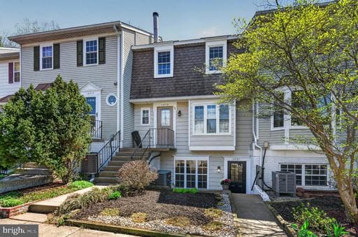 13721 Flowing Brook Ct, Chantilly, VA 20151-3514, United States - Photo 1