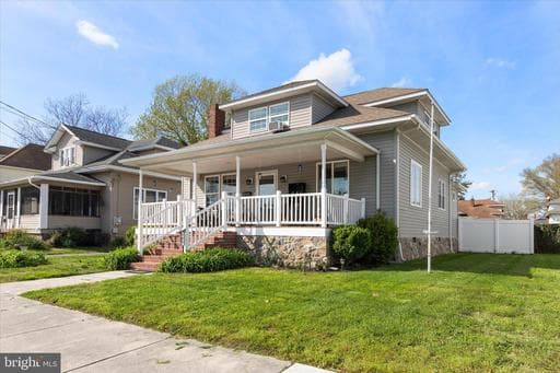 305 E JEWELL STREET - Photo 1