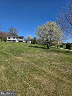4720 TRAIL COURT - Photo 1
