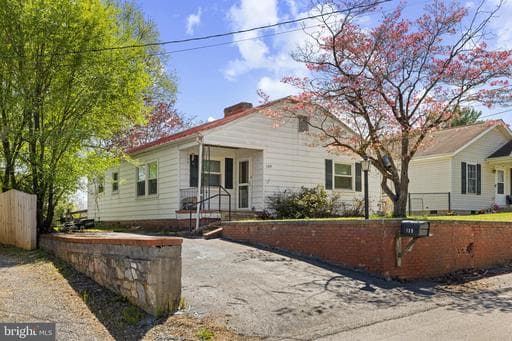 139 STRAITH STREET - Photo 1