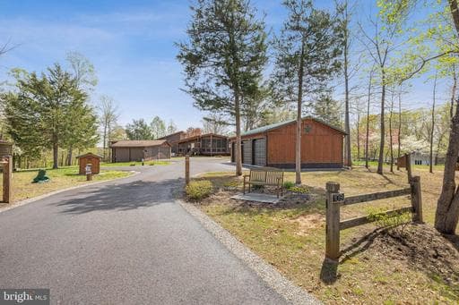109 WHITE OAK DRIVE - Photo 1