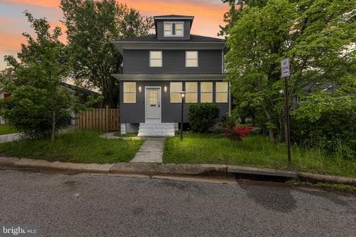 4501 PARKMONT AVENUE - Photo 1