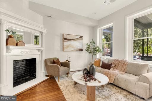 34 RANDOLPH PLACE - Photo 1