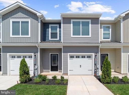 8127 BARTHOLOMEW COURT - Photo 1