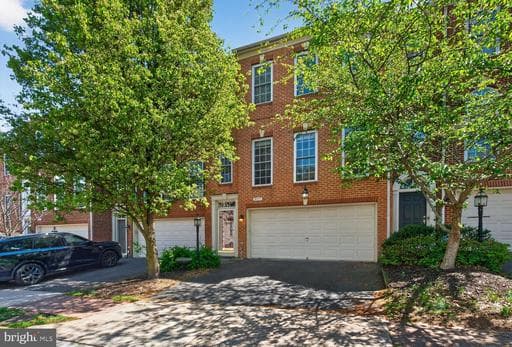 8057 SAMUEL WALLIS STREET - Photo 1