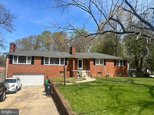 9428 VICTORIA DRIVE - Photo 1
