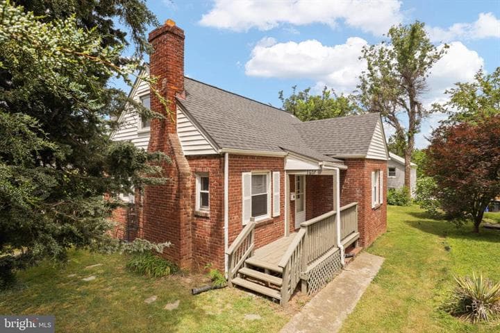 1607 13th St S, Arlington, VA 22204-4715, United States - Photo 1