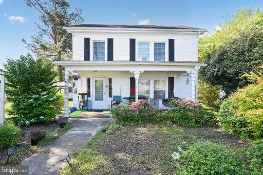 103 SEABOARD AVENUE - Photo 1