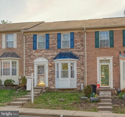 304 SUNRAY COURT