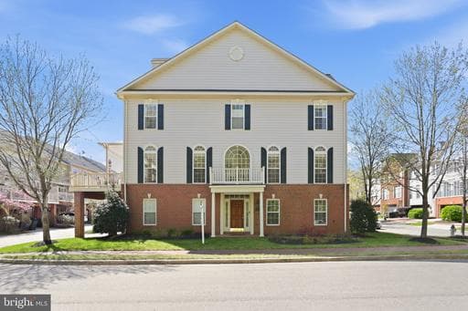 2200 BARNSTABLE DRIVE - Photo 1