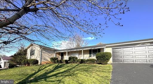 14042 CREST AVENUE - Photo 1
