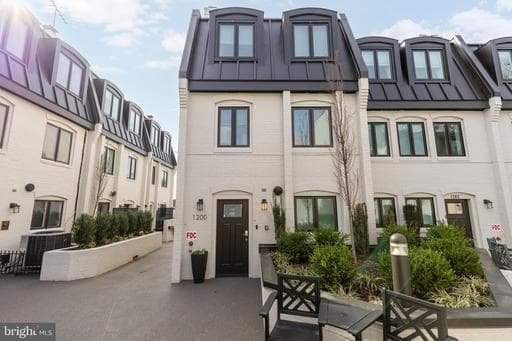1204 ETON COURT T2 - Photo 1
