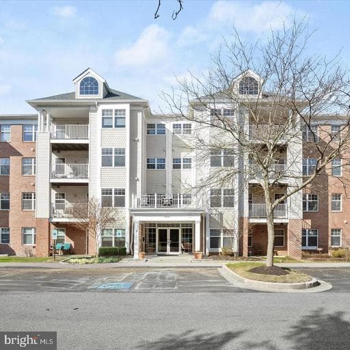 4550 CHAUCER WAY 102