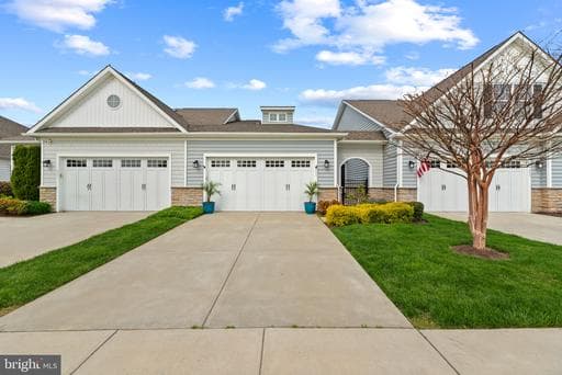 845 MOORINGS CIRCLE 138 - Photo 1